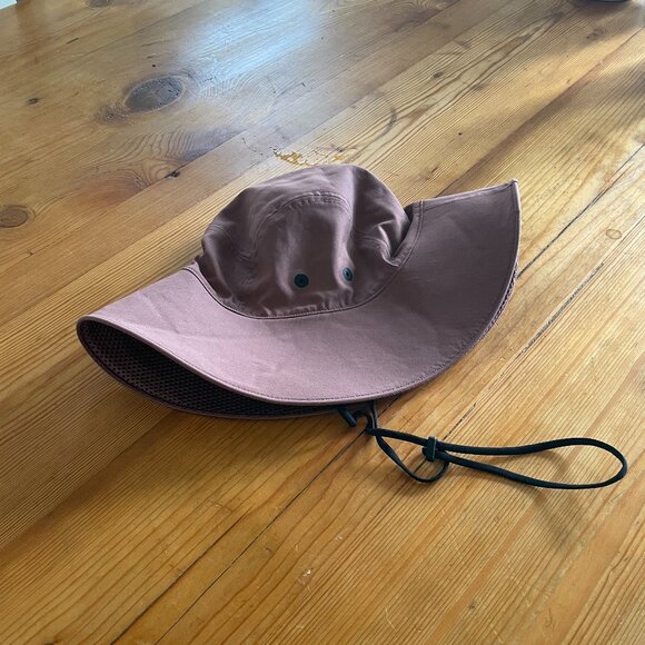 Arc\'teryx Women\'s Sun Hat in Mauve main image 4